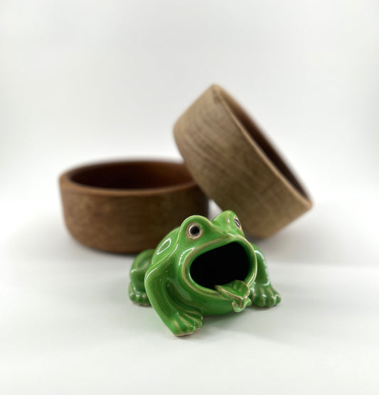 Vintage Ceramic Frog Ashtray, Japan